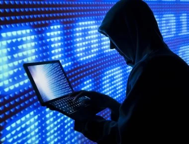 Εφαρμογή κατασκόπευε τον κόσμο μέσω των emails του (φωτο)